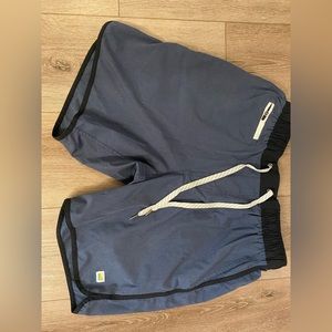 Mens vuori medium banks shorts